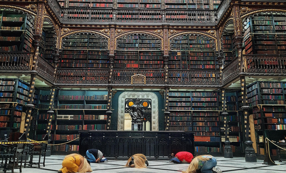 Lago dos Cisnes e novas exposições movimentam a agenda; museus têm horários especiais nesta sexta