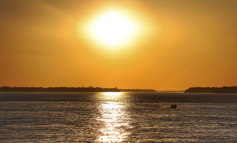 Verão começa ensolarado na maioria das regiões do Paraná