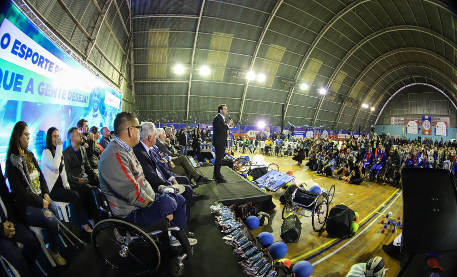 Esporte atende os 399 municípios do Paraná em 2022