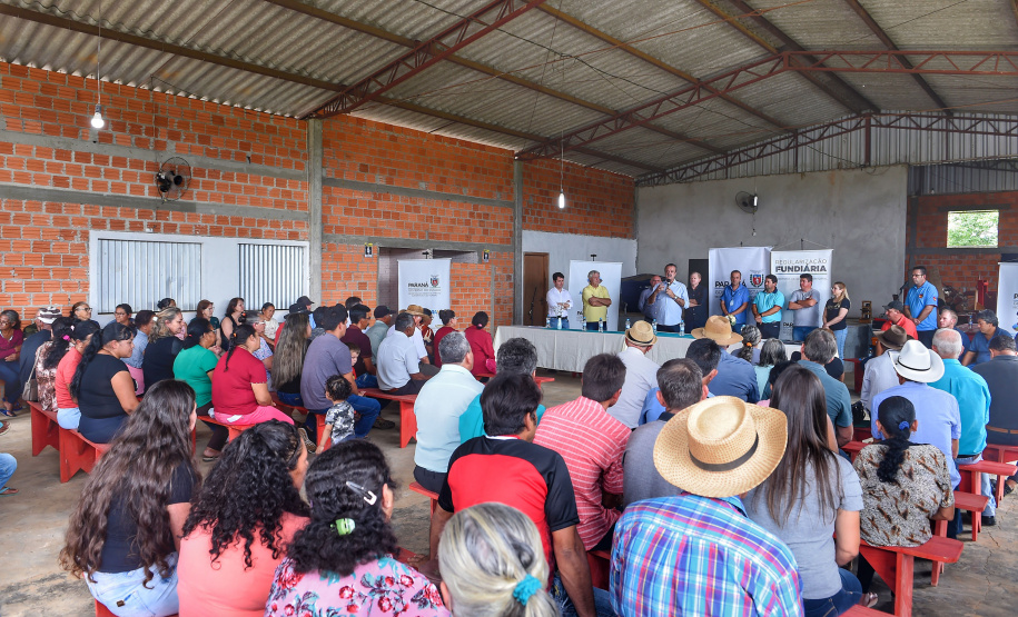Governo do Estado entrega 94 títulos de domínio e matrículas em Ivaí, nos Campos Gerais