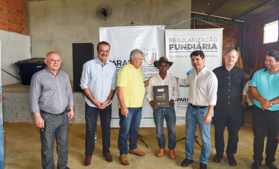 Governo do Estado entrega 94 títulos de domínio e matrículas em Ivaí, nos Campos Gerais
