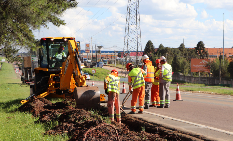 Obras da iluminação do Contorno Sul serão suspensas para fim do ano.