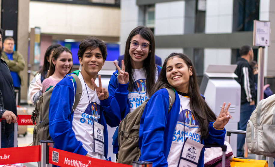 EDUCAÇÃO - PARANÁ LEVOU 200 ALUNOS PARA INTERCÂMBIO NO CANADÁ E NOVA ZELÂNDIA