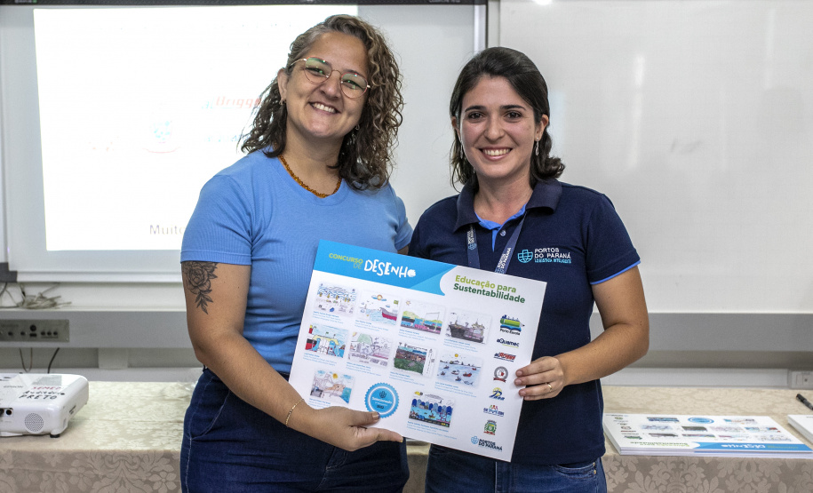 Alunos da rede estadual de ensino de Paranaguá e Antonina são premiados por desenhos e frases sobre o porto