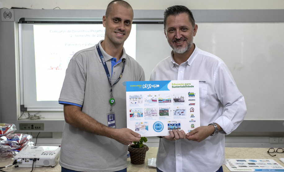 Alunos da rede estadual de ensino de Paranaguá e Antonina são premiados por desenhos e frases sobre o porto