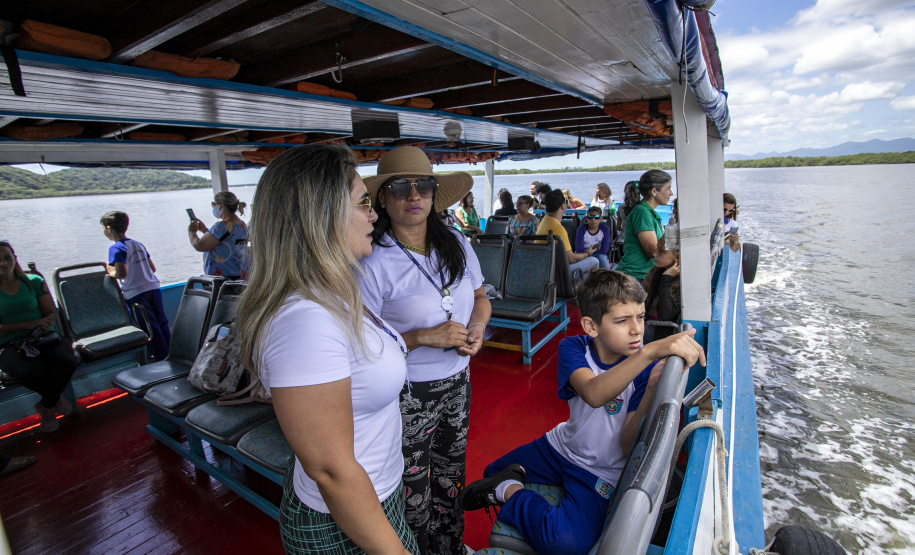 Alunos da rede estadual de ensino de Paranaguá e Antonina são premiados por desenhos e frases sobre o porto