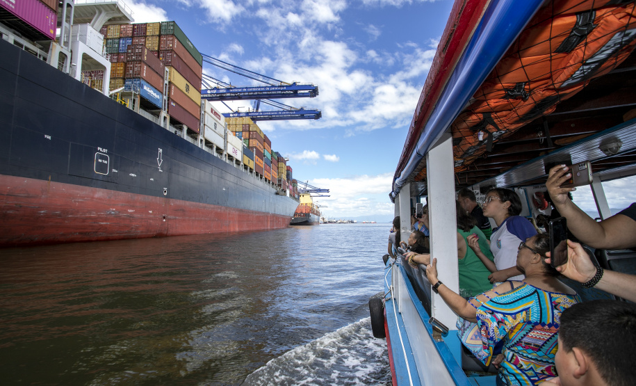 Alunos da rede estadual de ensino de Paranaguá e Antonina são premiados por desenhos e frases sobre o porto