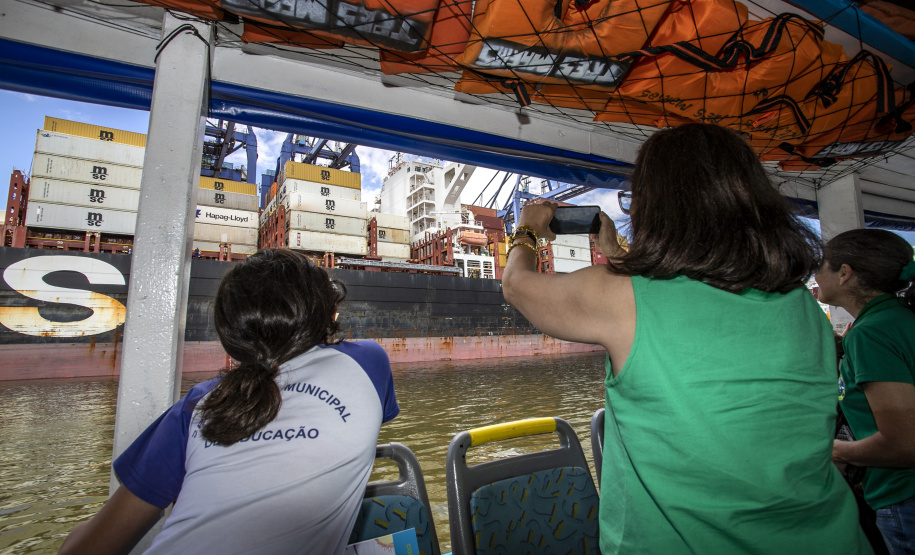 Alunos da rede estadual de ensino de Paranaguá e Antonina são premiados por desenhos e frases sobre o porto