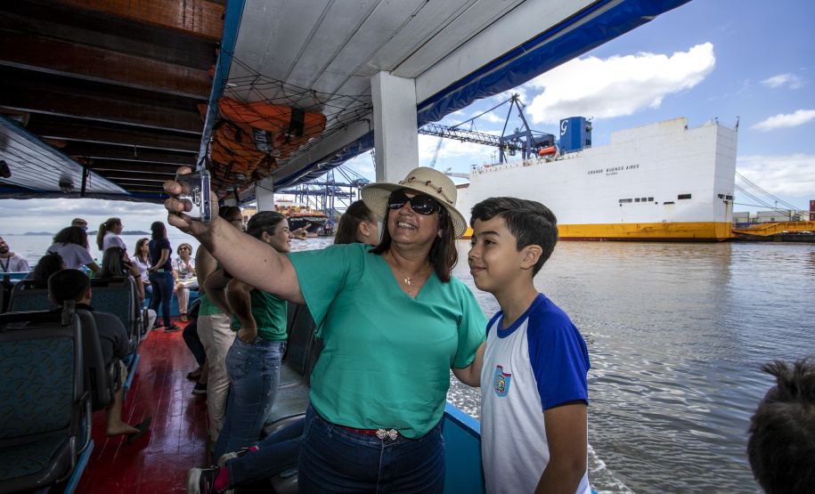 Alunos da rede estadual de ensino de Paranaguá e Antonina são premiados por desenhos e frases sobre o porto