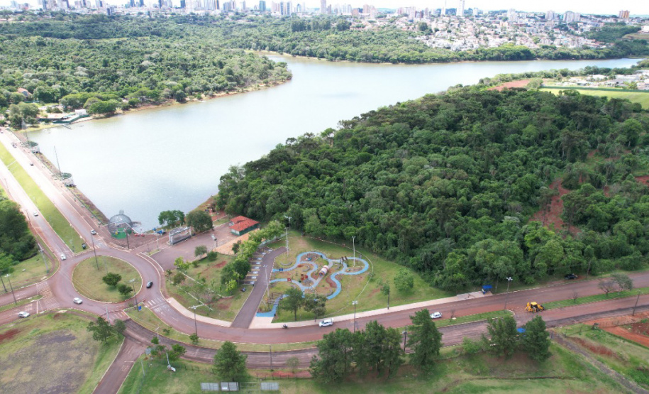Sanepar instala tubulação para desassoreamento do Lago Municipal de Cascavel