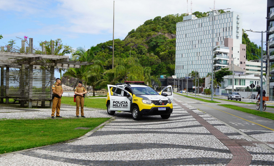 Com dois helicópteros e viatura inteligente, mais de 600 policiais militares vão atuar no Verão Maior Paraná