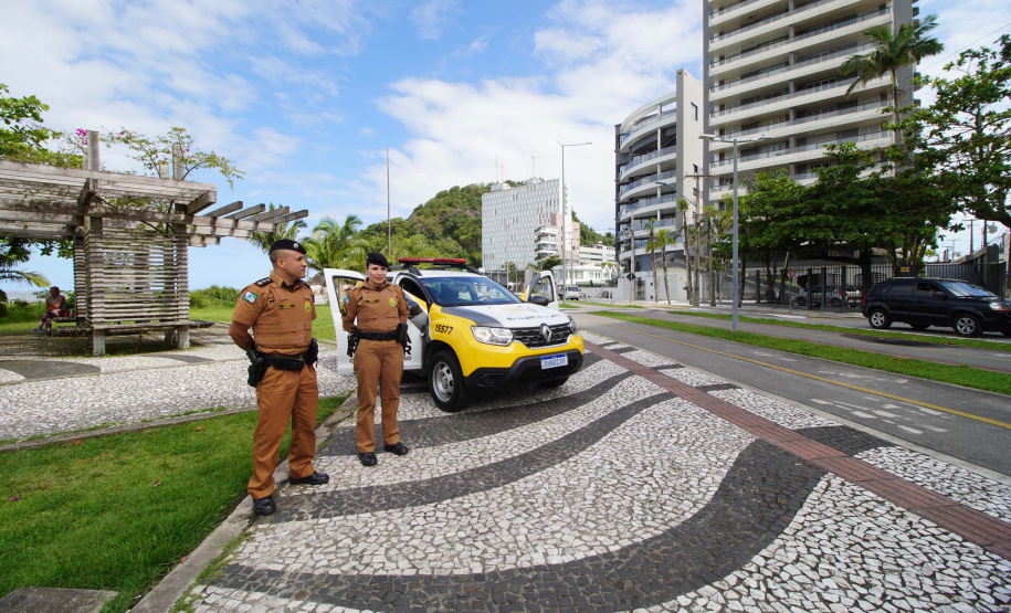Com dois helicópteros e viatura inteligente, mais de 600 policiais militares vão atuar no Verão Maior Paraná
