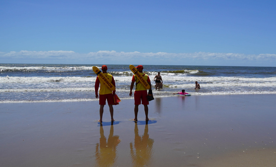 Corpo de Bombeiros vai atuar com mais de 900 profissionais no Verão Maior Paraná