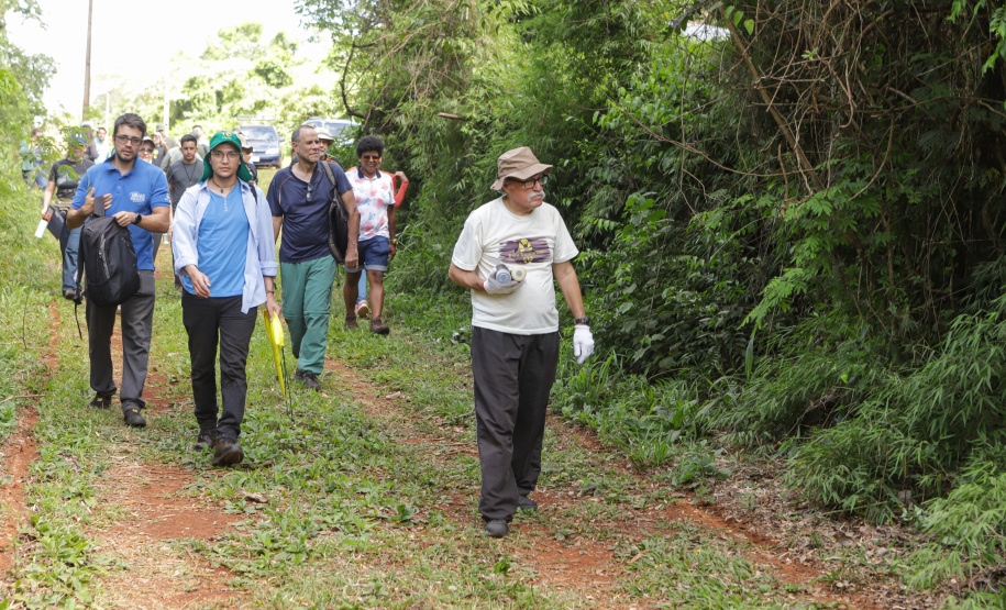 Hernandarias (Paraguai), 30 de novembro de 2022 - Marcação do Caminho do Peabiru no Refúgio Biológico Tati Yupi, dentro do lado paraguaio da Usina de Itaipu.