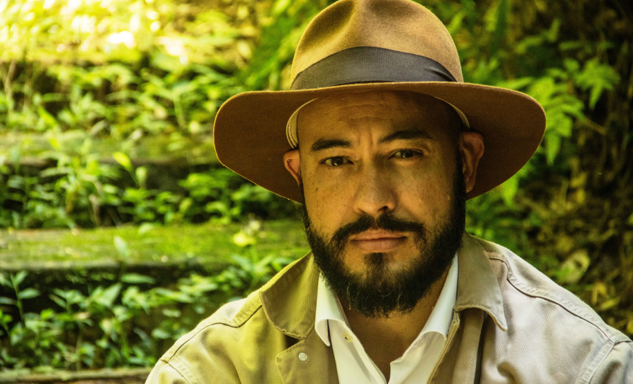 Livro sobre pirata que viveu em Curitiba é lançado na Biblioteca Pública