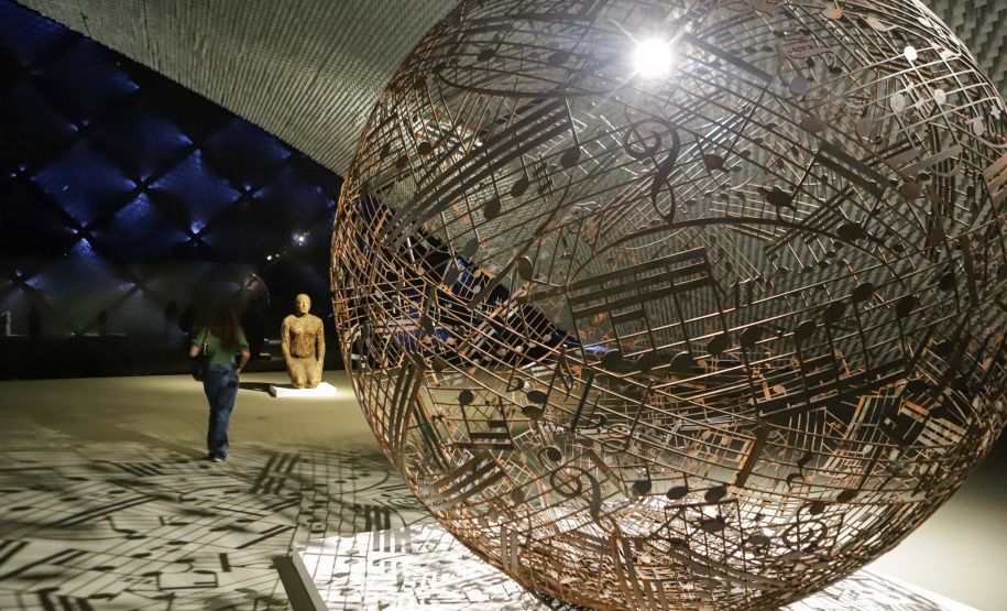 O público já pode conferir no espaço do Olho a exposição “Invisível e Indizível”, do artista espanhol Jaume Plensa.