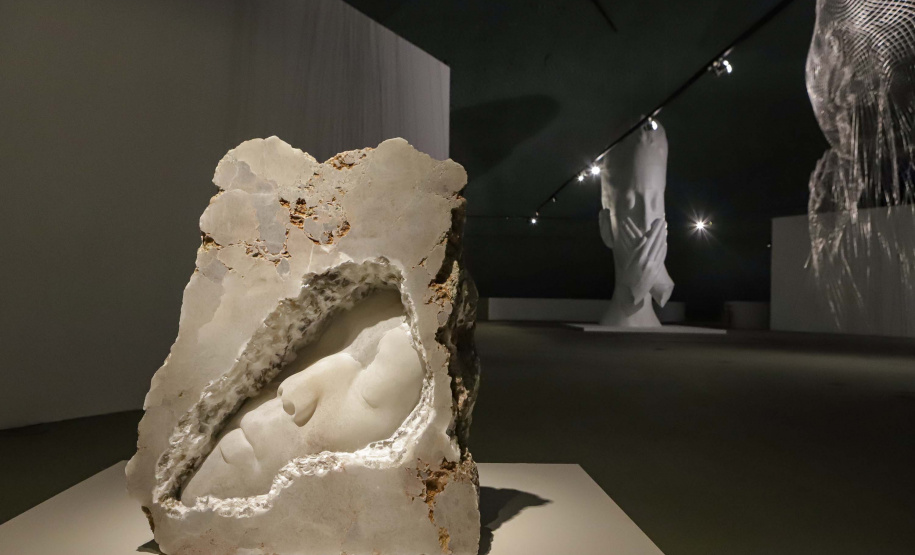 O público já pode conferir no espaço do Olho a exposição “Invisível e Indizível”, do artista espanhol Jaume Plensa.