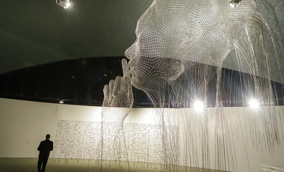 O público já pode conferir no espaço do Olho a exposição “Invisível e Indizível”, do artista espanhol Jaume Plensa.