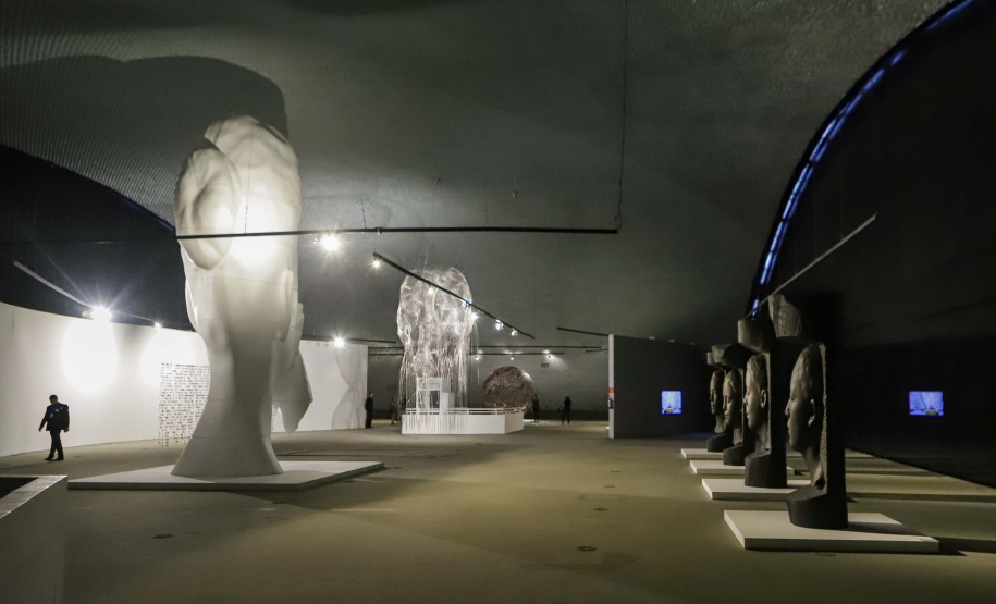 O público já pode conferir no espaço do Olho a exposição “Invisível e Indizível”, do artista espanhol Jaume Plensa.