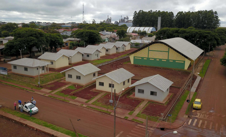 Em menos de dois anos, Governo do Paraná ajuda 30 mil famílias a conquistarem uma casa própria