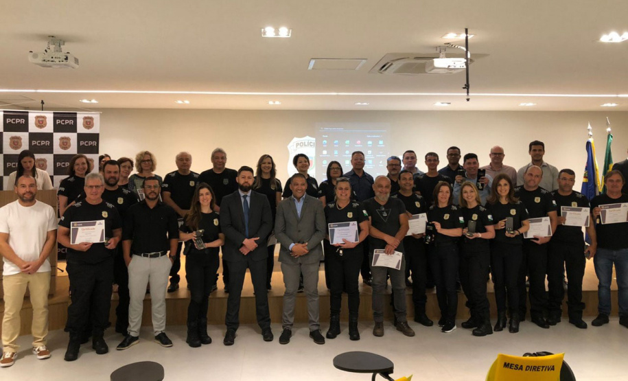 PCPR realiza entrega de medalhas para policiais civis de Umuarama e Paranavaí