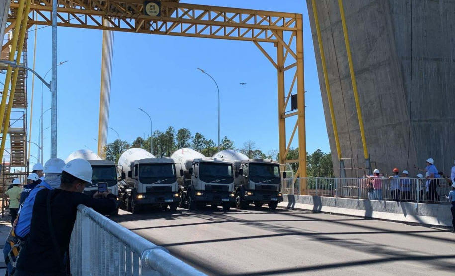 Ponte da Integração passa por teste carga e recebe acabamentos finais