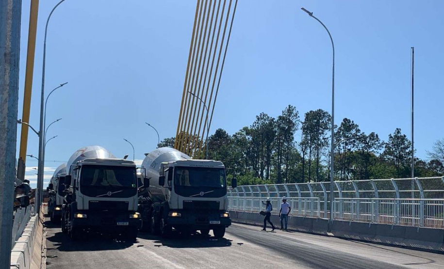 Ponte da Integração passa por teste carga e recebe acabamentos finais