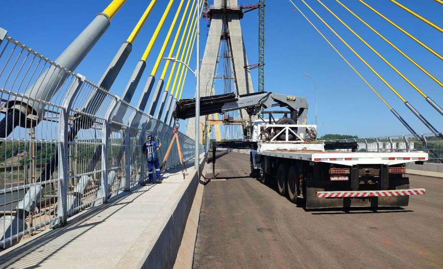 Ponte da Integração passa por teste carga e recebe acabamentos finais