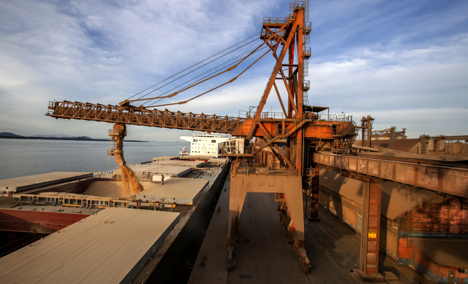 Setor portuário paranaense é destaque entre maiores empresas do Sul