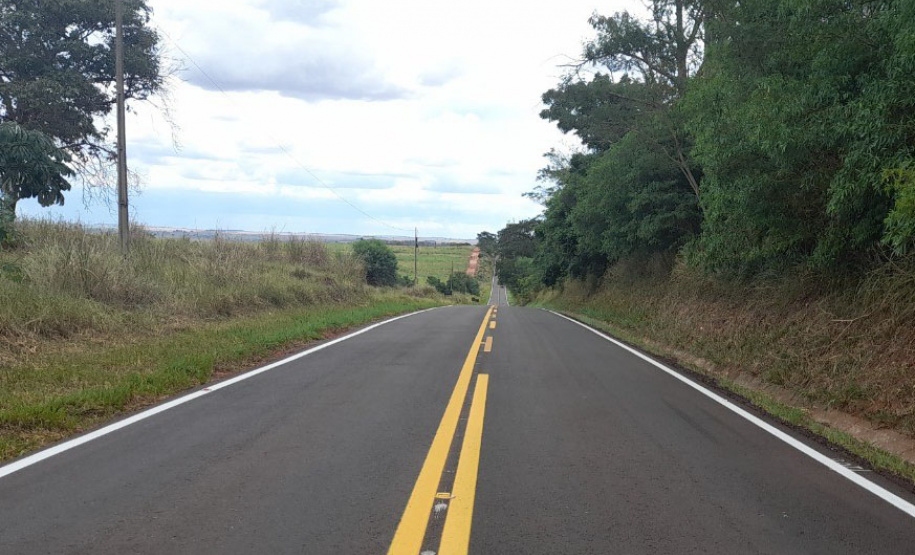 DER executa reforço de sinalização de rodovia em Umuarama