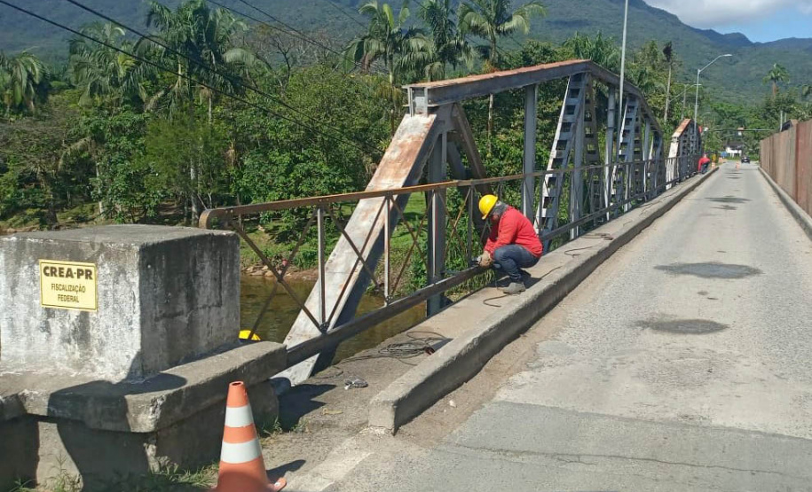 Reforma de ponte metálica em Morretes atinge quase 50% de execução