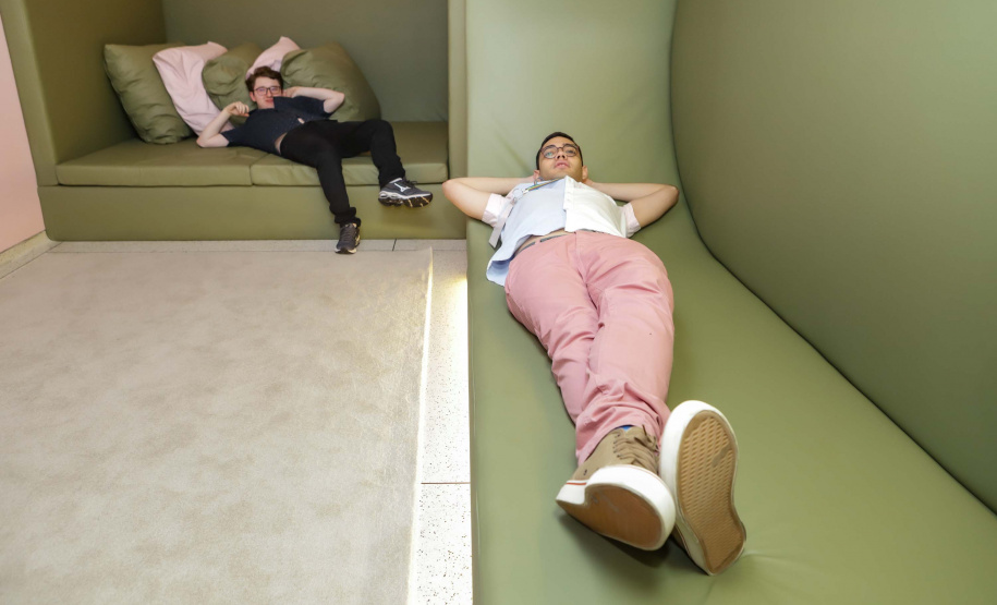 Museu Oscar Niemeyer sai na vanguarda e cria sala de acomodação sensorial para autistas