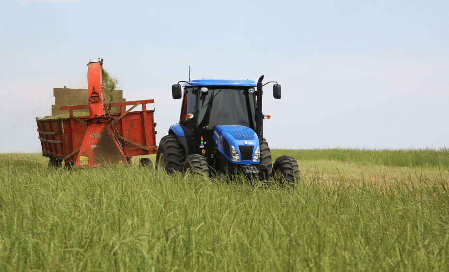Em 2022, Estado liberou R$ 8,8 milhões em seguro rural e 1,5 mil veículos do Trator Solidário