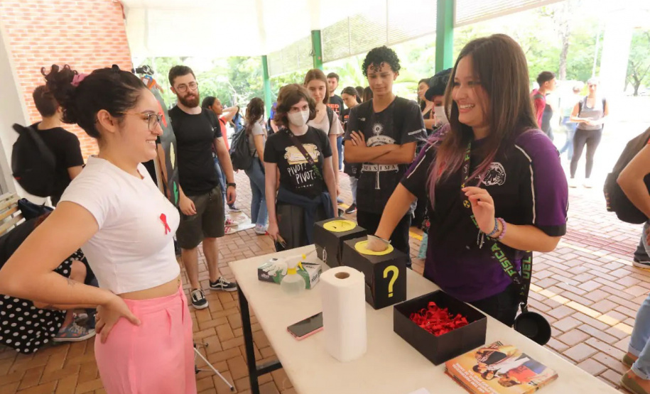 Dia Mundial de Combate à Aids é marcado por ações de conscientização na UEL