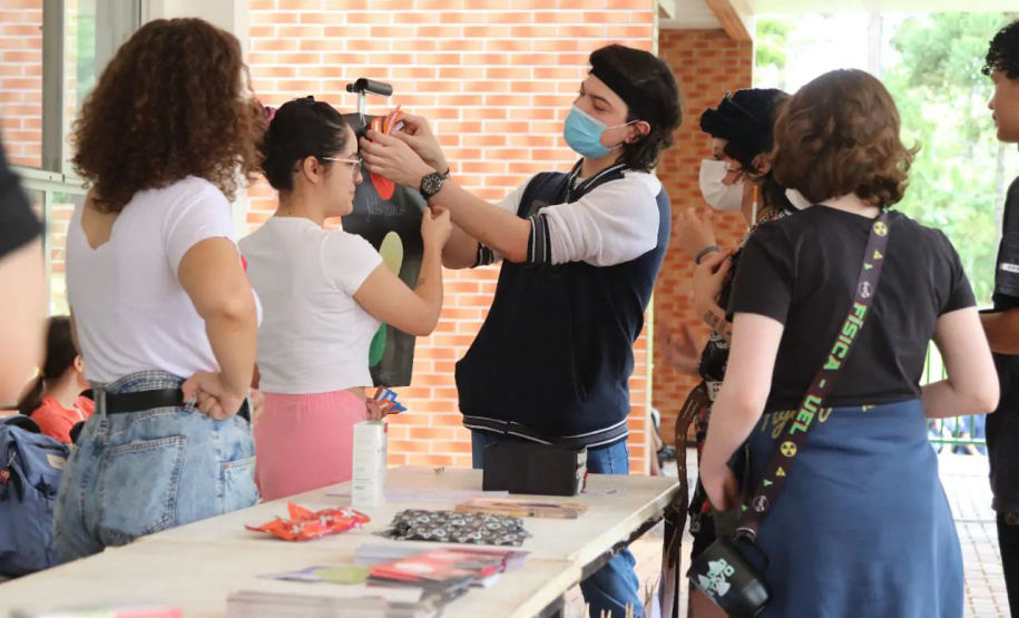 Dia Mundial de Combate à Aids é marcado por ações de conscientização na UEL