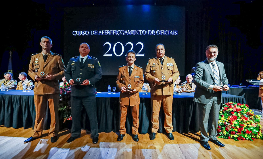 Capitães da Polícia Militar e dos Bombeiros finalizam o Curso de Aperfeiçoamento de Oficiais -