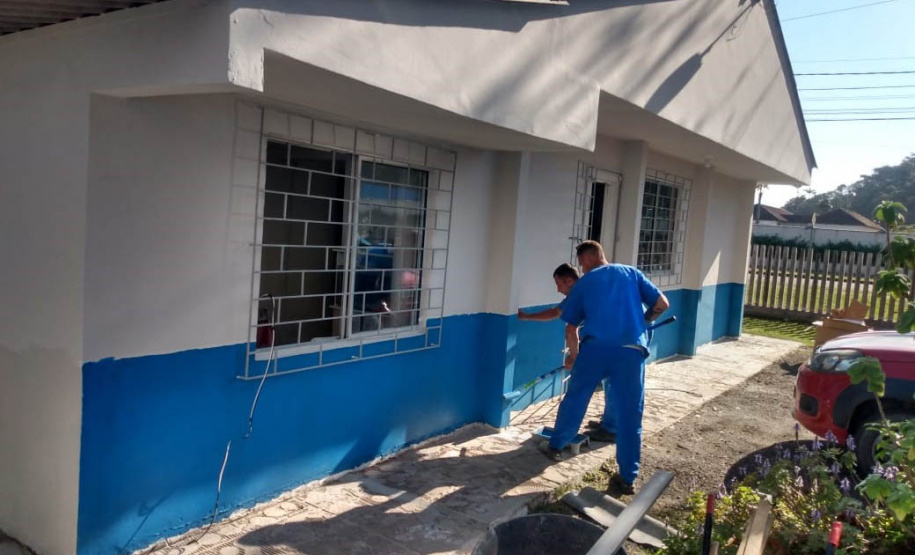 Trabalho de pessoas privadas de liberdade melhora espaços públicos em Guaratuba, no Litoral