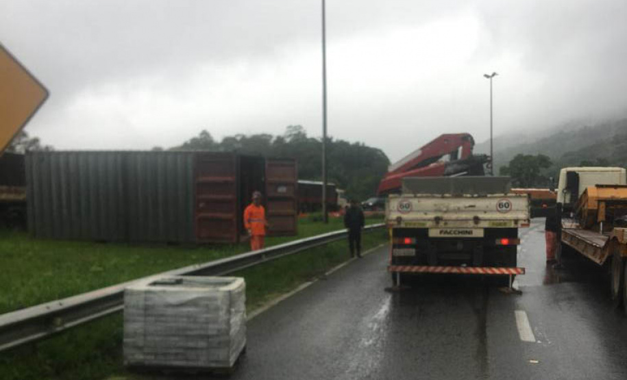 DER/PR inicia trabalhos na BR-277 e estuda liberação segura dos trechos com bloqueios