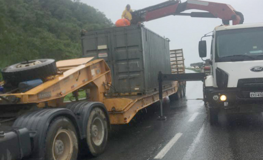 DER/PR inicia trabalhos na BR-277 e estuda liberação segura dos trechos com bloqueios