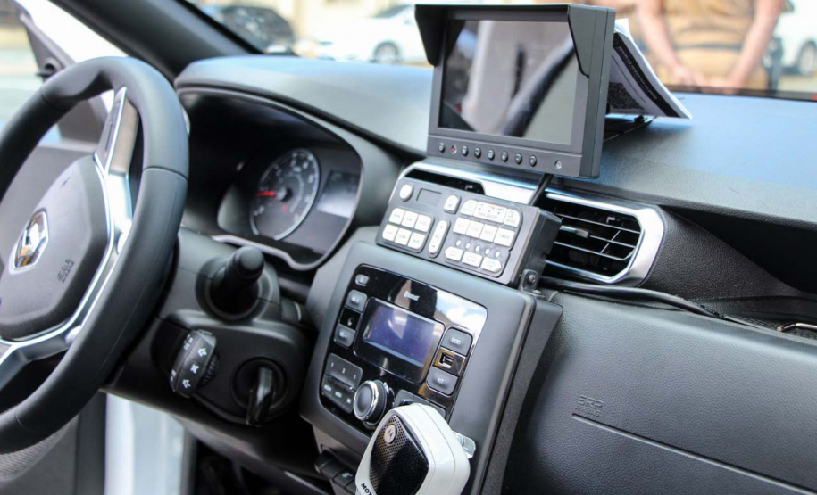 Polícia Militar utiliza “viatura inteligente” para identificar placas e pessoas no Verão Maior Paraná