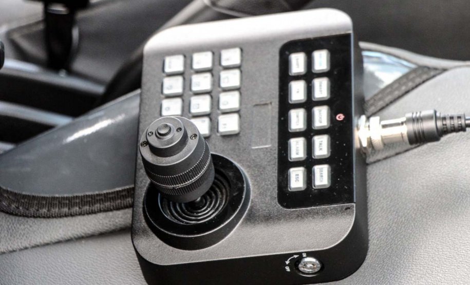 Polícia Militar utiliza “viatura inteligente” para identificar placas e pessoas no Verão Maior Paraná