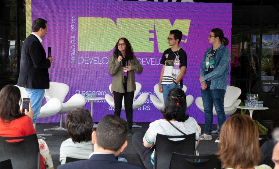 Curso de tecnologia com apoio do BRDE reúne dois mil estudantes