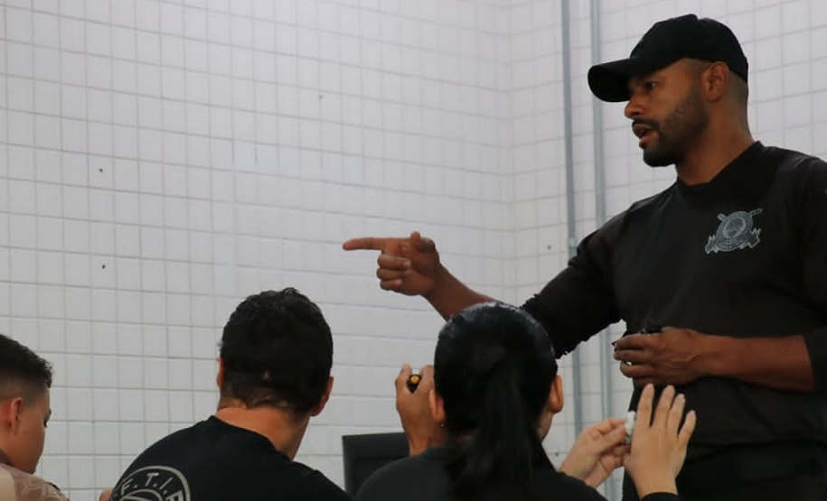 Policiais penais paranaenses aprimoram conhecimento em intercâmbio