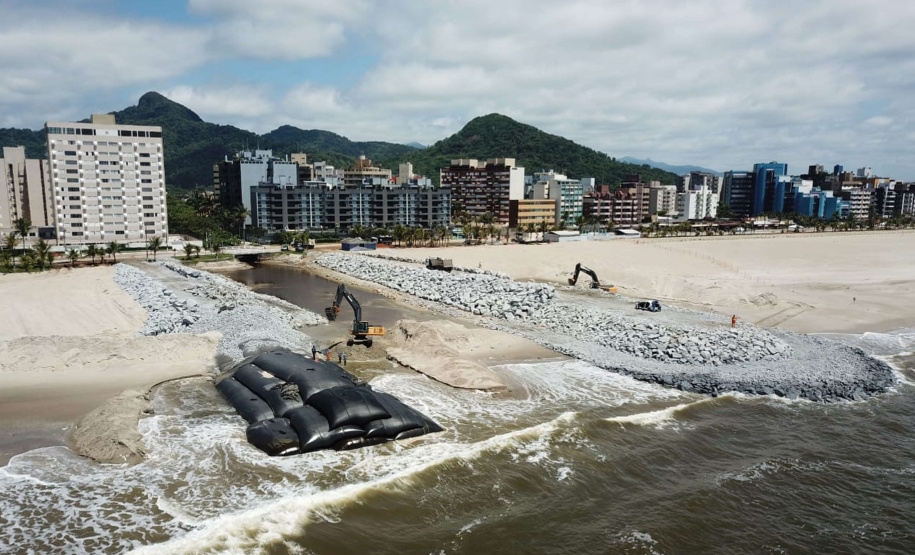 Veranistas devem evitar trechos de obras no litoral, para evitar acidentes