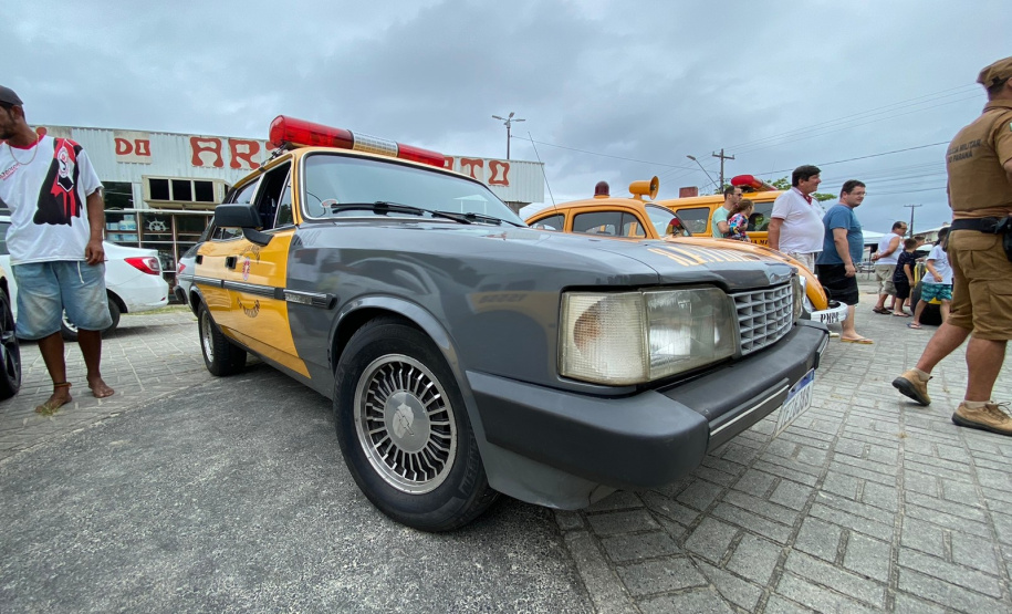 PMPR inicia Ciclo de Exposições com viaturas históricas e atrai centenas de pessoas, em Guaratuba