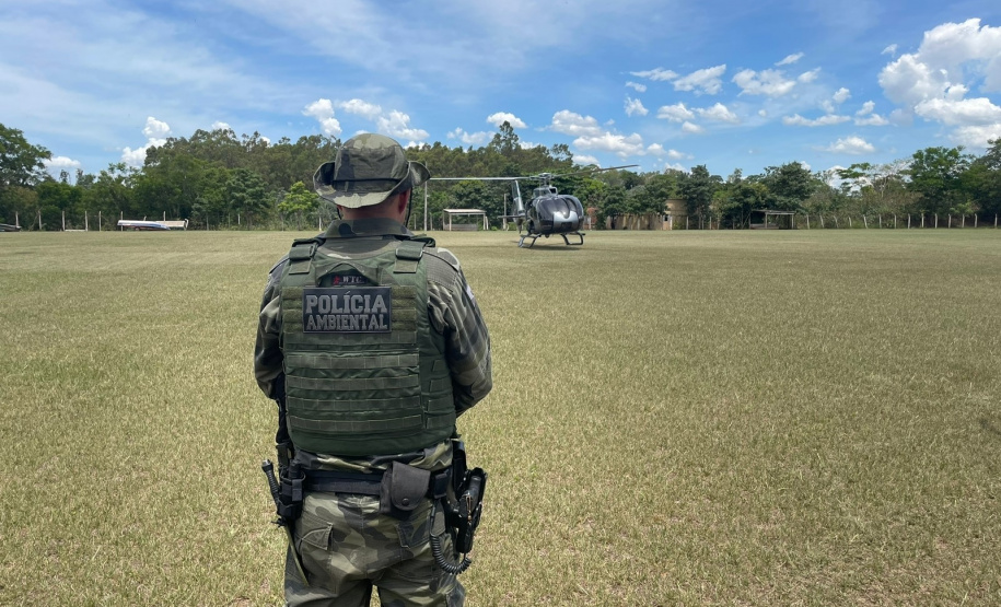 Aeronave foi cedida pela Casa Militar ao Batalhão de Polícia Ambiental – Força Verde. Ela será utilizada para ações de orientação da população, prevenção e combate a ações danosas ao meio ambiente até o dia 2 de janeiro. (Foto: SESP)