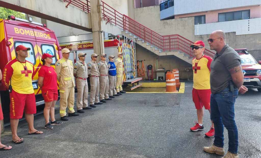 GUARATUBA - Secretário de Segurança acompanha ações do Verão Maior Paraná em Guaratuba e na Ilha do Mel - O secretário e sua comitiva estiveram nas sedes do Corpo de Bombeiros Militar, da Polícia Militar, da Polícia Civil e da Polícia Penal, em Guaratuba -