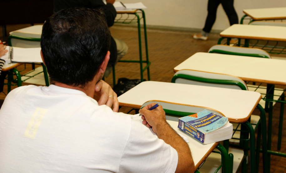 Candidatos do Encceja já podem solicitar certificação nos colégios estaduais credenciados