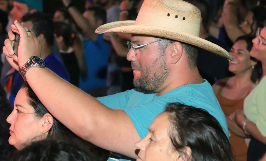 Edson & Hudson e Jeann & Julio encerram primeira semana de shows gratuito no Litoral