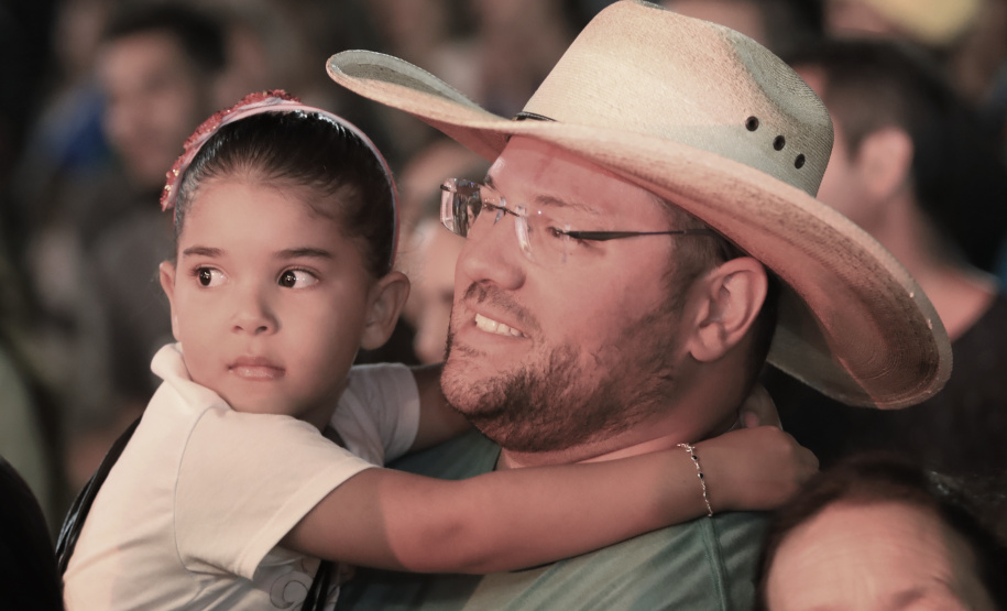 Edson & Hudson e Jeann & Julio encerram primeira semana de shows gratuito no Litoral